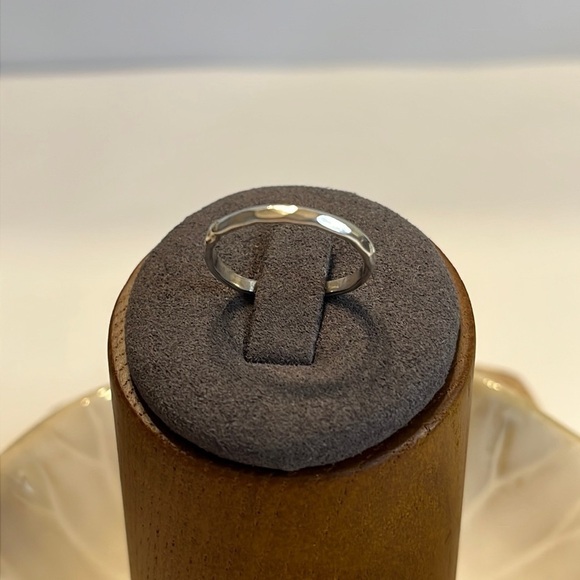 925 STERLING SILVER DAINTY HAMMERED BAND MIDI THUMB RING - Picture 4 of 8